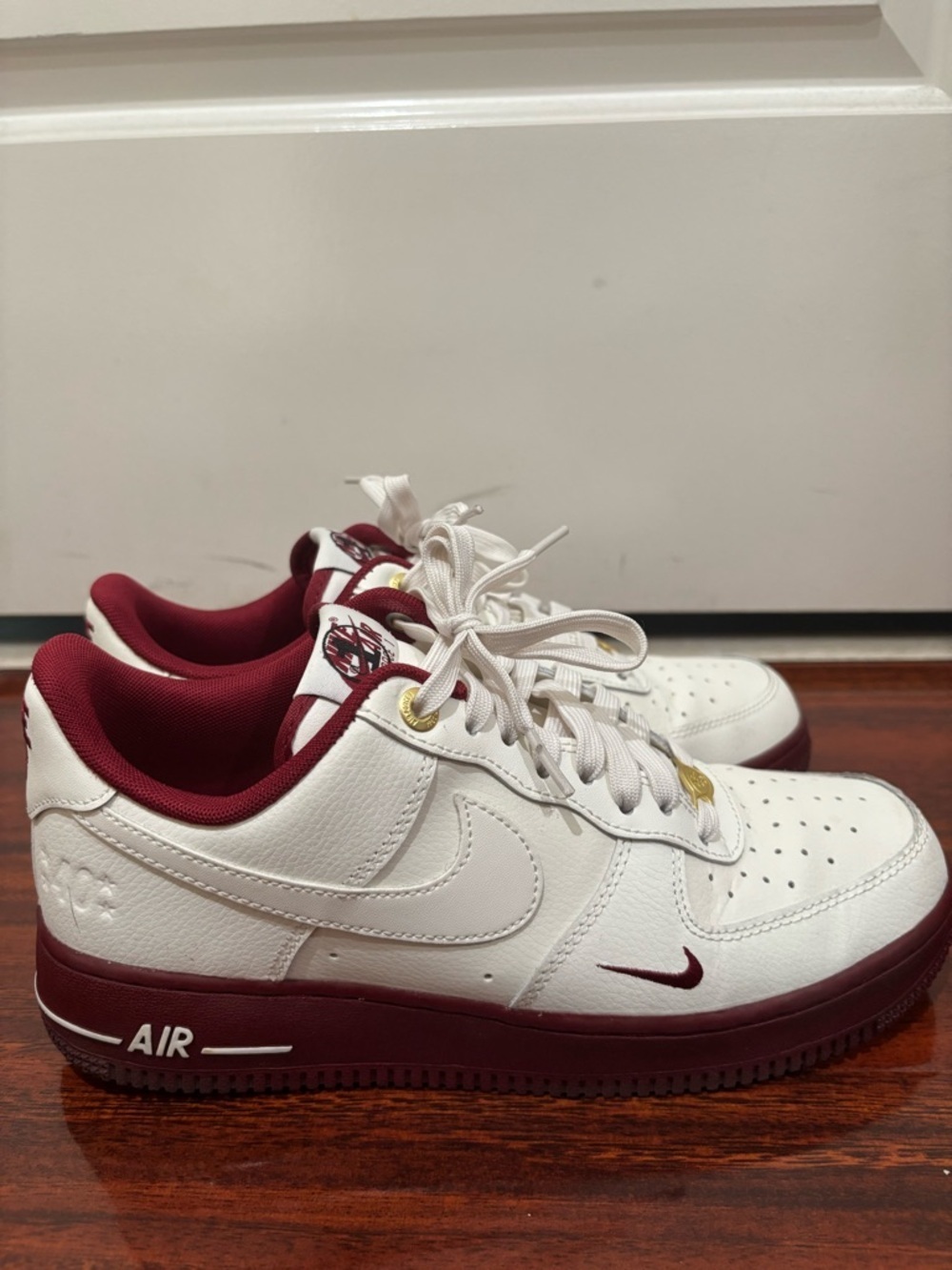 Nike White and Burgundy Low-Top Sneakers Air Force 1 - Picture 3 of 8